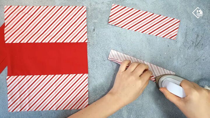 how to make a cute diy box bag that looks like a mini caramel, Pressing the edges of the strip