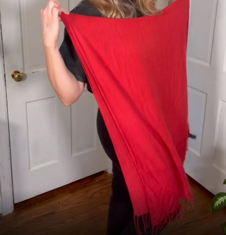how to quickly easily turn a scarf into a dress, Checking the length of the scarf