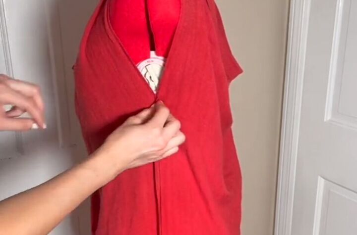 how to quickly easily turn a scarf into a dress, Leaving an armhole unpinned