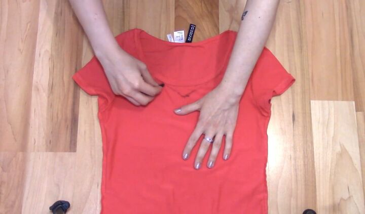 how to cut t shirts into tank tops halter tops in a few easy steps, Drawing a v neck neckline