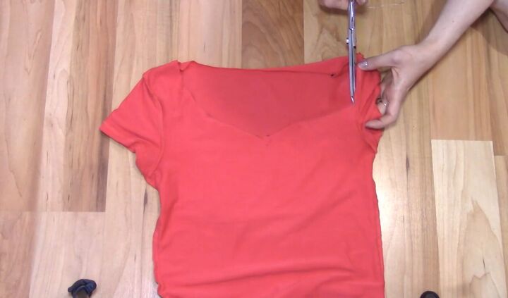 how to cut t-shirts into tank tops