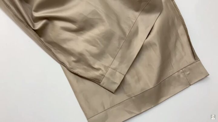 how to sew paperbag waist pants with pockets using a free pattern, Sewing the pleats