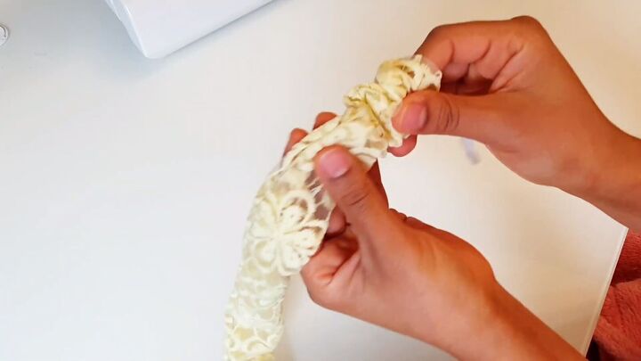 4 quick easy scrap fabric ideas for cute hair accessories, Inserting elastic into the scrunchie