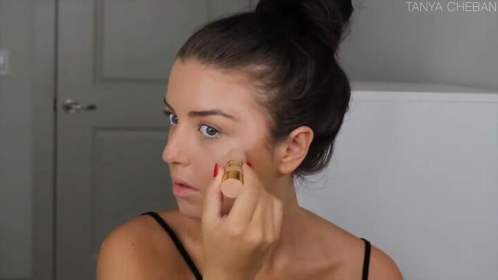 need a soft summer makeup look try this step by step tutorial, Contouring her face