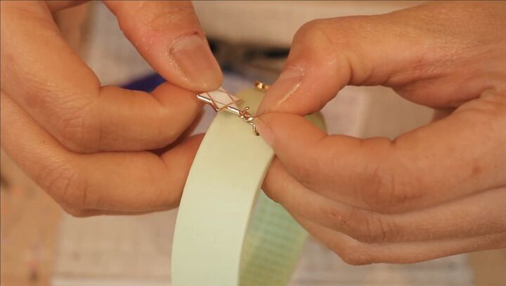 4 ways to create super cute custom wristbands, Adding charms to the jump ring