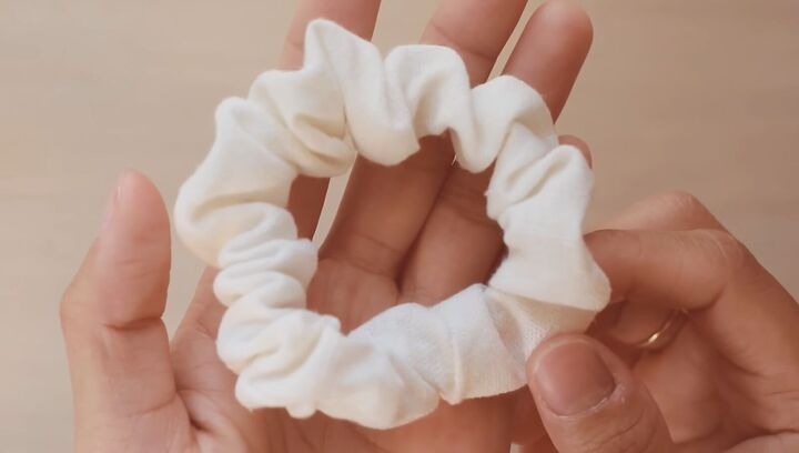 how to make diy scrunchies in only 5 minutes, DIY scrunchie