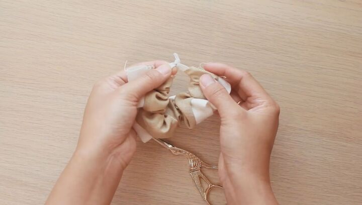 how to make diy scrunchies in only 5 minutes, How to make a scrunchie