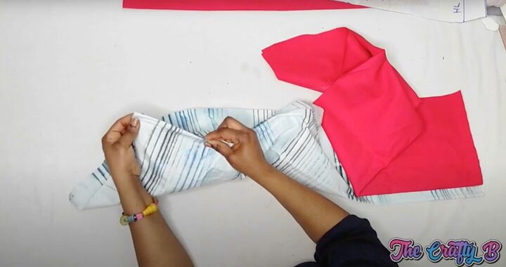 how to sew a pencil skirt with lining a zipper step by step, Pinning and sewing the darts
