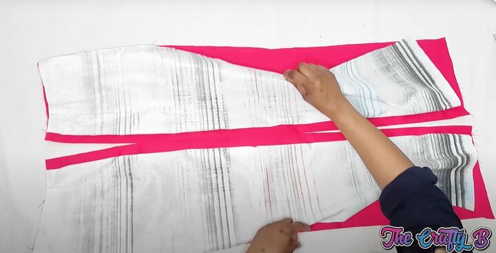 how to sew a pencil skirt with lining a zipper step by step, Sewing the lining to the back piece