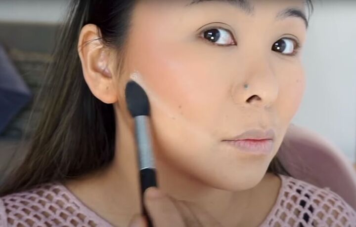date night makeup how to create a soft glamorous look for a date, Baking makeup with loose setting powder