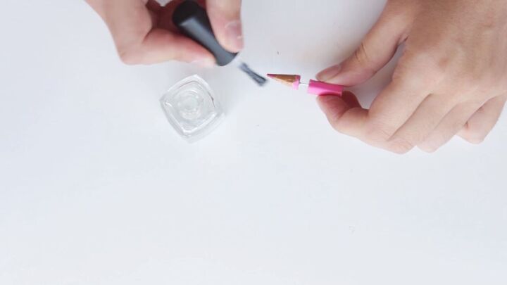 3 cute pieces of diy jewelry made from colored pencils, Coating the pencil in clear nail polish
