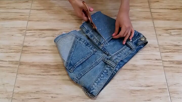 how to make diy lace up shorts without eyelets in just 10 minutes, Cutting the triangle