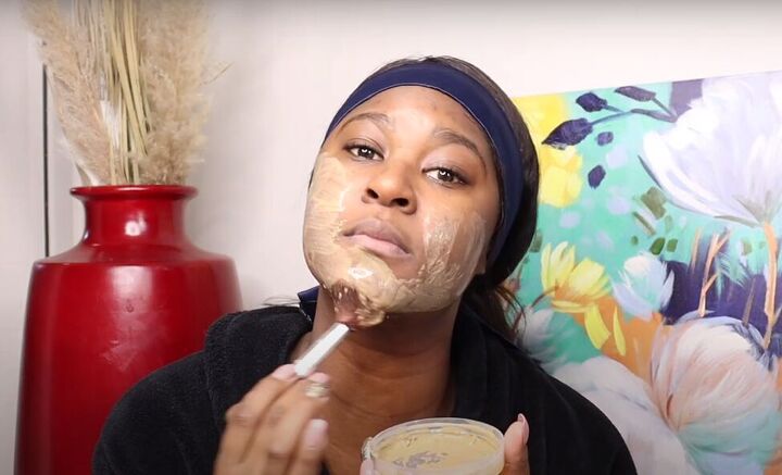 this 6 step basic skincare routine is the perfect 30 minute pamper, Applying a calcium bentonite clay mask with a brush