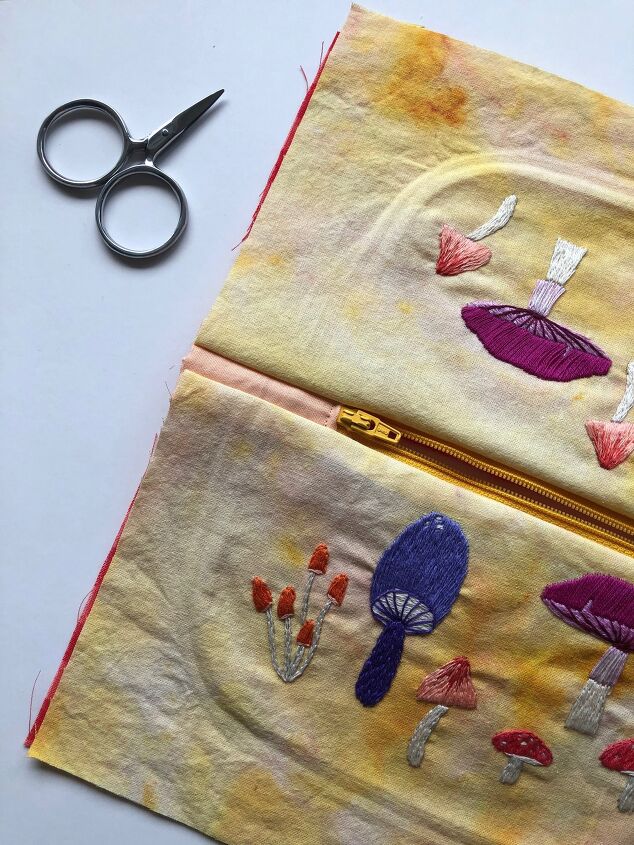 tutorial how to create an embroidered clutch