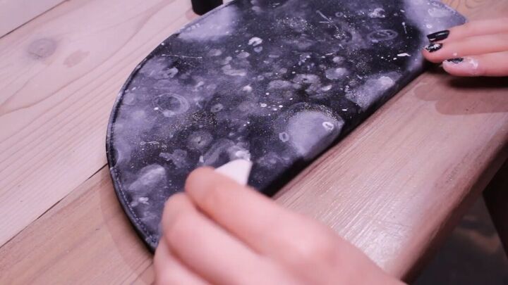 diy clutch painting how to make a glittering half moon design, Adding glitter with a sponge