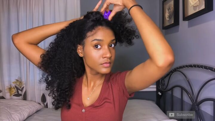 how to prevent frizzy curls in humidity during the hot summer months, Sectioning hair with hair clips