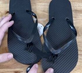 Glam up your Dollar Tree flip flops with this super cute idea