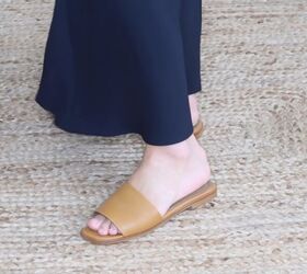 10 casual summer outfits what to wear to beat the summer heat, Classic pair of tan summer sandals