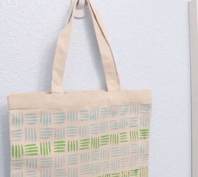3 ways to customize your clothes and accessories using household items, decorated tote bag