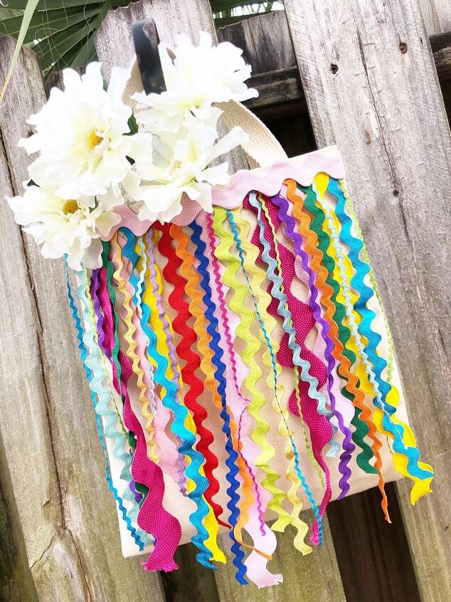 diy colorful market tote with upcycled rick rack fringe