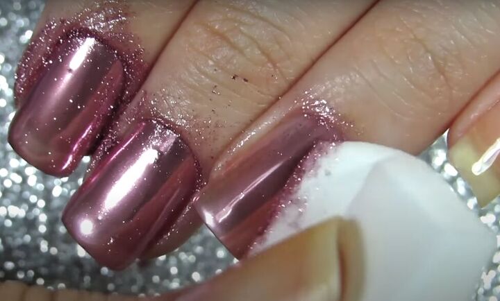How to Easily Do Rose Gold Chrome Nails With Powder Instead of Polish | Upstyle How to Easily Do Rose Gold Chrome Nails With Powder Instead of Polish | Upstyle