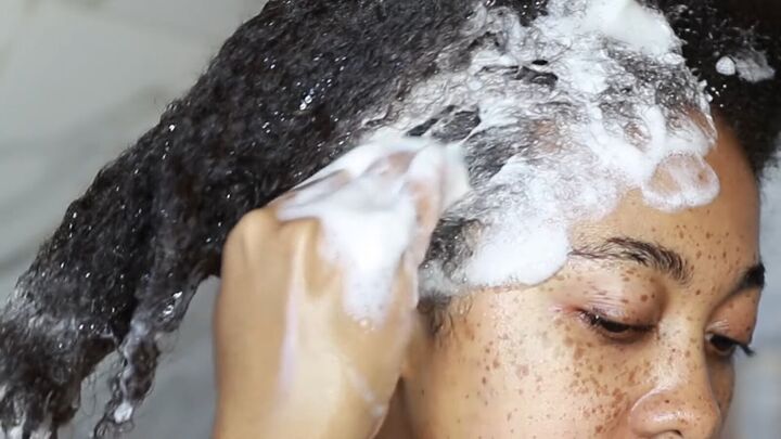 how to wash hair for hair growth 20 helpful hair washing hacks, Gently washing the hairline