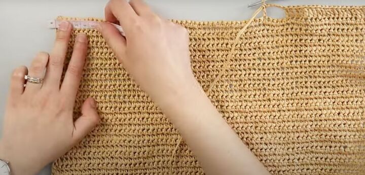 how to make a raffia bag from scratch using easy crochet techniques, Crocheting the top
