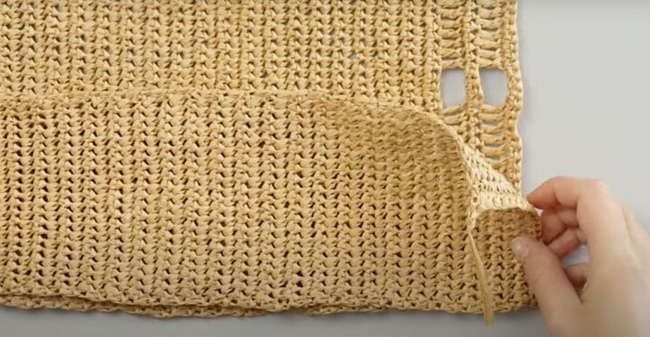 how to make a raffia bag from scratch using easy crochet techniques, Laying the gusset next to the side