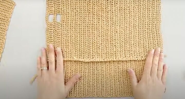 how to make a raffia bag from scratch using easy crochet techniques, DIY crochet bag tutorial