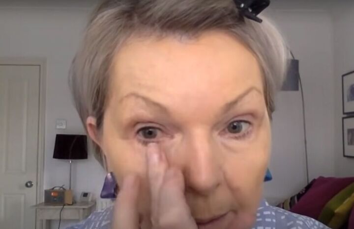quick makeup for over 50s how to apply makeup for older women, Blending in concealer with fingertips
