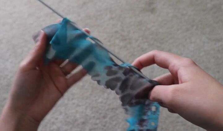 how to make a funky diy ruffle scarf in a few simple steps, DIY ruffle scarf tutorial