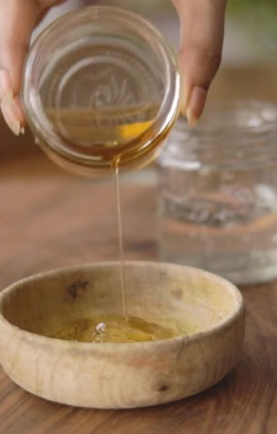 How to Make an All-Natural DIY Hair Growth Serum With 3 Ingredients | Upstyle How to Make an All-Natural DIY Hair Growth Serum With 3 Ingredients | Upstyle
