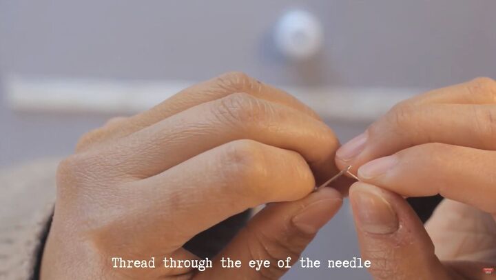 how to quickly easily sew diy mini scrunchies by hand, Threading the needle