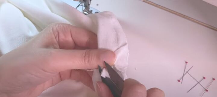 sewing an oversized t shirt that s on trend for summer, Clipping the corners of the seam allowance