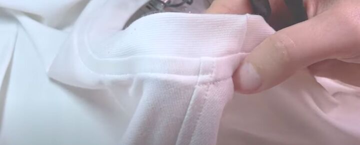sewing an oversized t shirt that s on trend for summer, Topstitching the neckline
