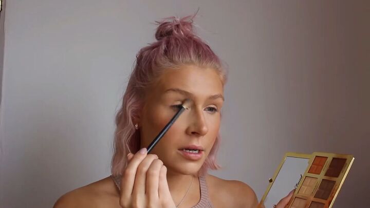11 cool makeup tricks for a glowy summer look, Extending the contour to the eye socket