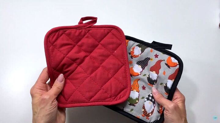 make your own toiletry bag out of a pot holder sandwich bags, Pot holders before the DIY