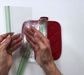 She stitched sandwich bags onto a potholder — now look what it holds