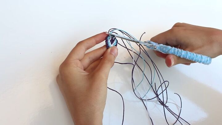 how to make an evil eye bracelet using easy macrame techiques, Cutting the cords