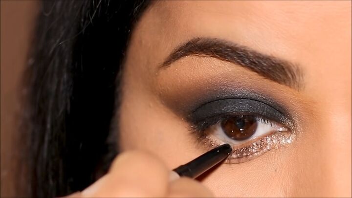 how to do a glam black smokey eye with glitter without making a mess, Smokey glitter eye makeup