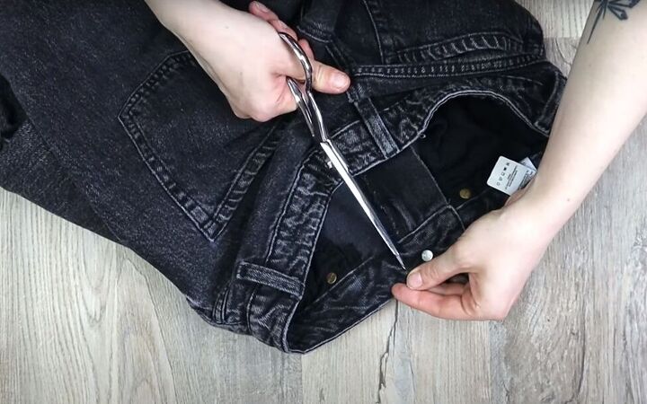 how to make an adjustable waistband 2 ways with or without elastic, Cutting only the inner layer