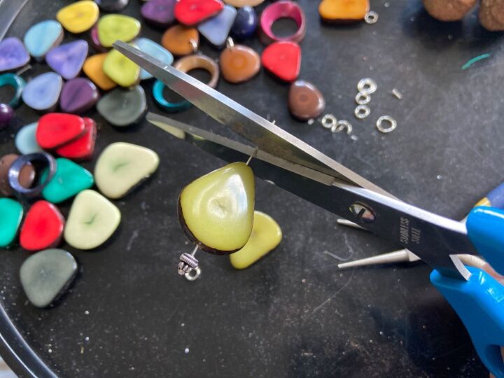 how to make colourful eco tagua nut earrings, Cut pin