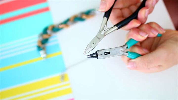 3 super easy diy accessories you can make for the summer, Attaching jump rings to the chain