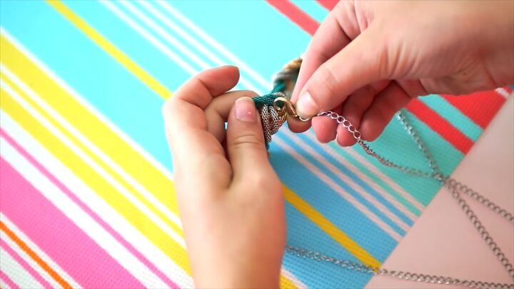 3 super easy diy accessories you can make for the summer, Attaching the clasp