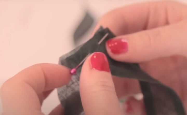 a beginner s guide to attaching bias binding to an armhole, Pinning the bias tape