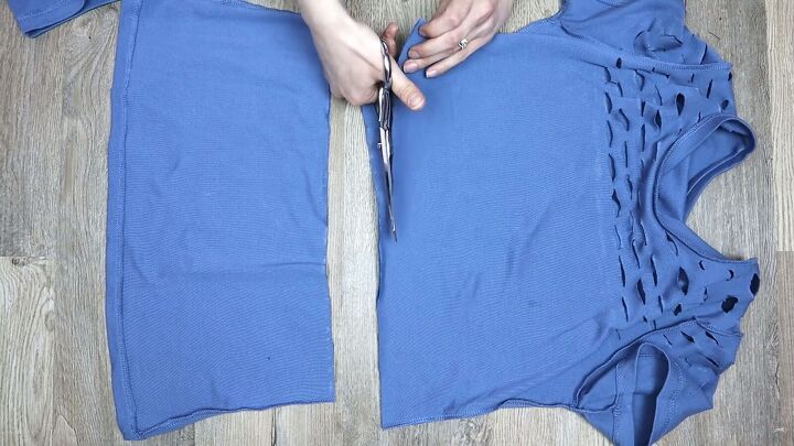 how to make a no sew no glue diy skirt and tube top using t shirts, Cutting the t shirt shirt