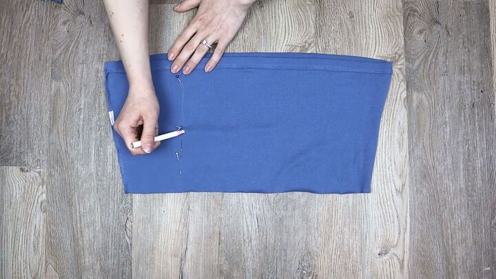 how to make a no sew no glue diy skirt and tube top using t shirts, Drawing a line along the pins