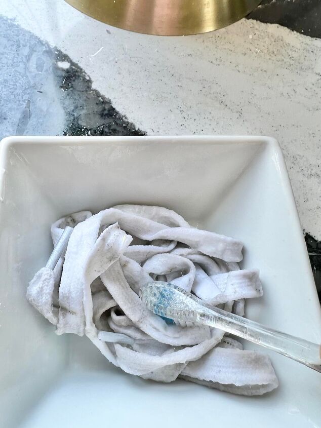 How to Make White Sneakers White Again | Upstyle