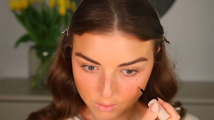 how to apply faux freckles for a sun kissed summer makeup look, How to apply faux freckles