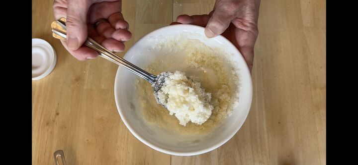 hand and body scrub using epsom salt
